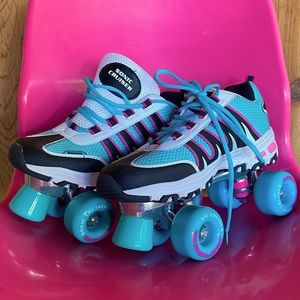 Sonic Cruiser Roller Skates with 80’s Vibe